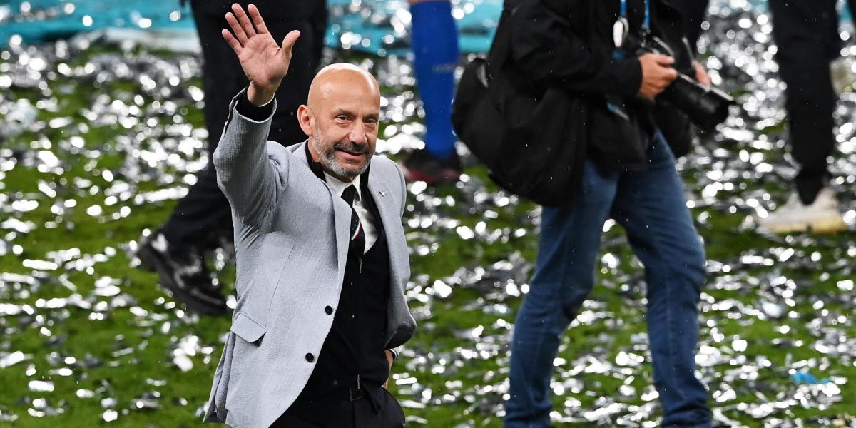 Luto y homenaje a Vialli en la Serie A