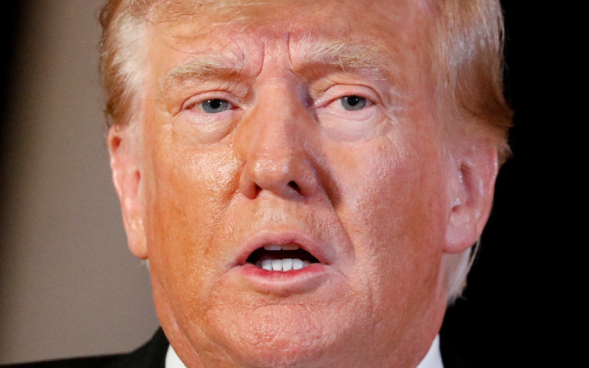 Mujer acusada de enviar veneno a Donald Trump se declara culpable