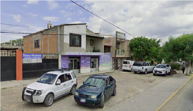 Mujer golpea a un niño, ella es encargada de una Funeraria en Pedro Escobedo