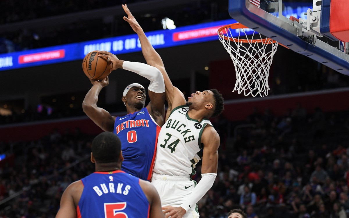 NBA: Milwaukee aplasta a Detroit en el regreso de Antetokounmpo | Video