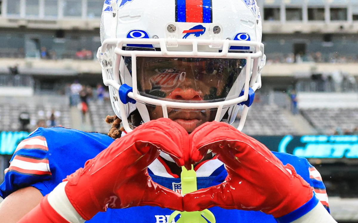 NFL: Damar Hamlin ya respira sin ayuda mecánica y habló con sus compañeros