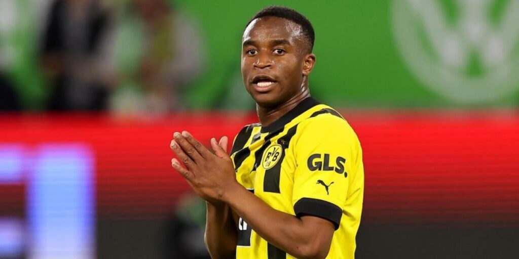 Newcastle negocia fuerte por Moukoko, que gusta al Barça