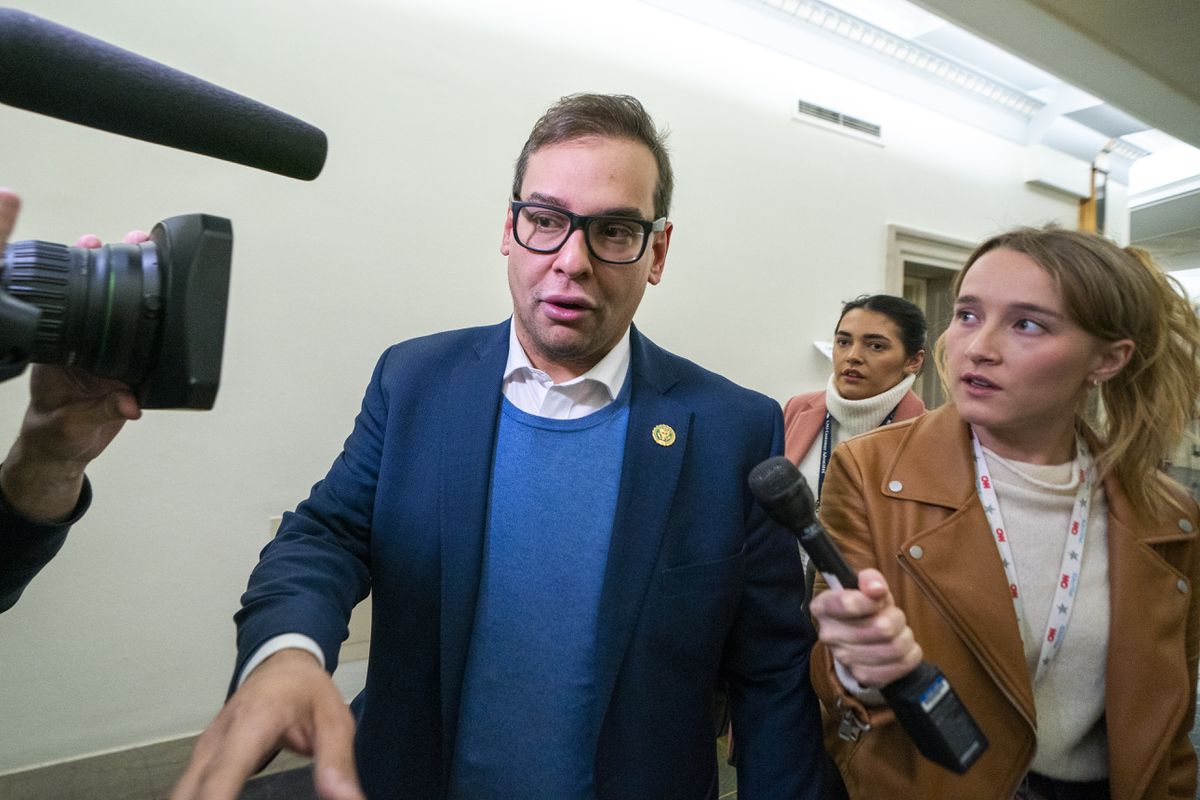 Ni judío, ni con dos títulos universitarios, ni hijo de una superviviente de las Torres Gemelas: las mentiras acorralan al republicano George Santos