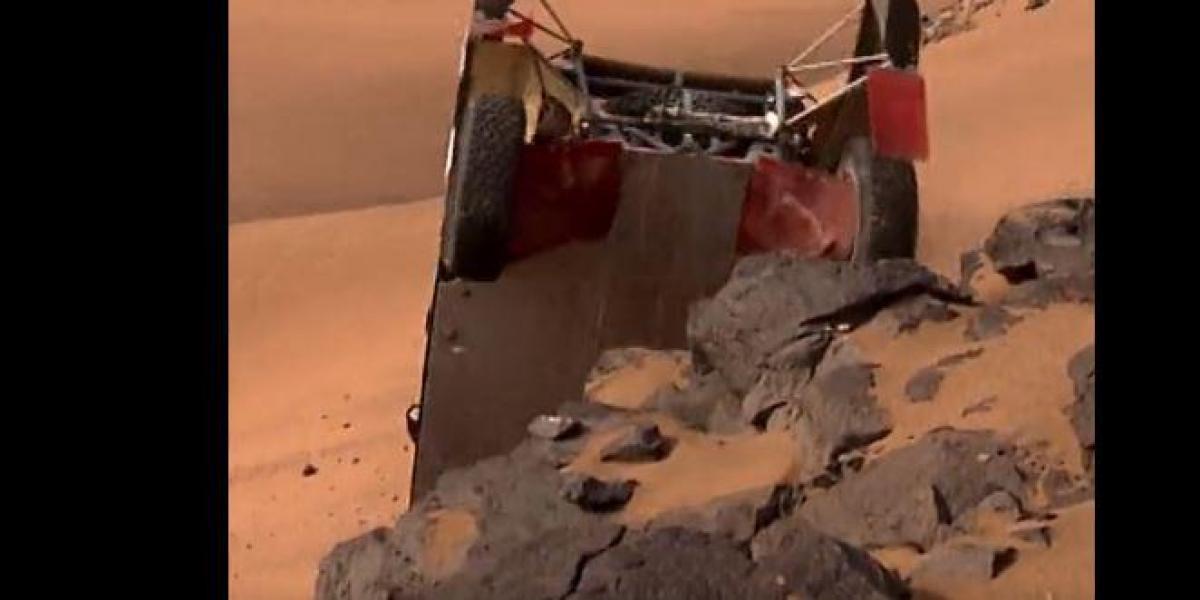 No era buena idea: Accidente, vuelco y se queda con la puerta en sus manos