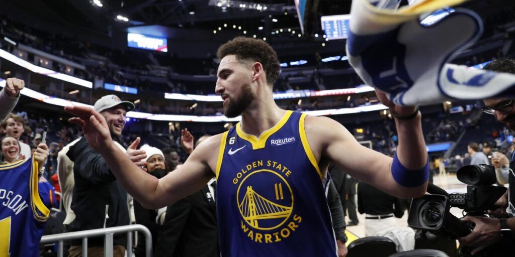 Noche loca en San Francisco: 54 puntos de Thompson y un final de película