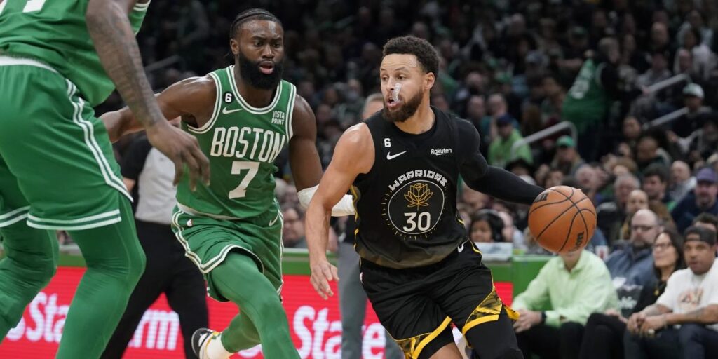 Nuevo récord de Curry, el jugador que más canastas ha metido desde medio campo