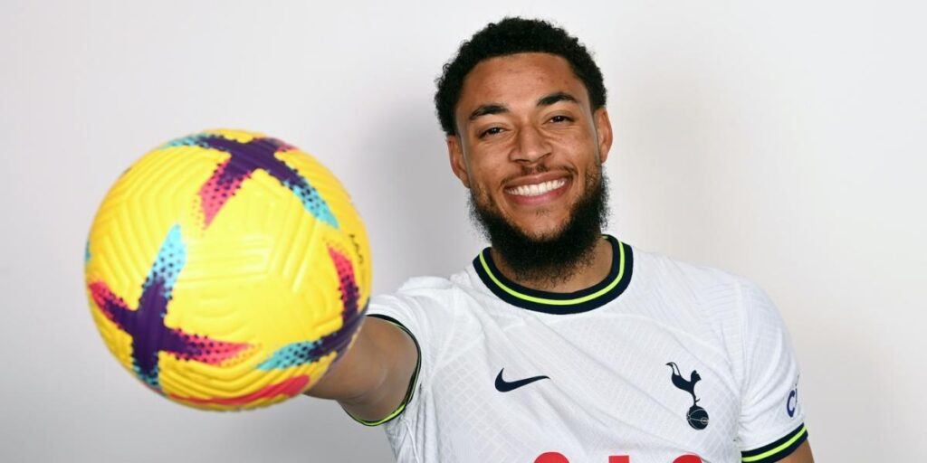 Oficial: Danjuma cedido al Tottenham