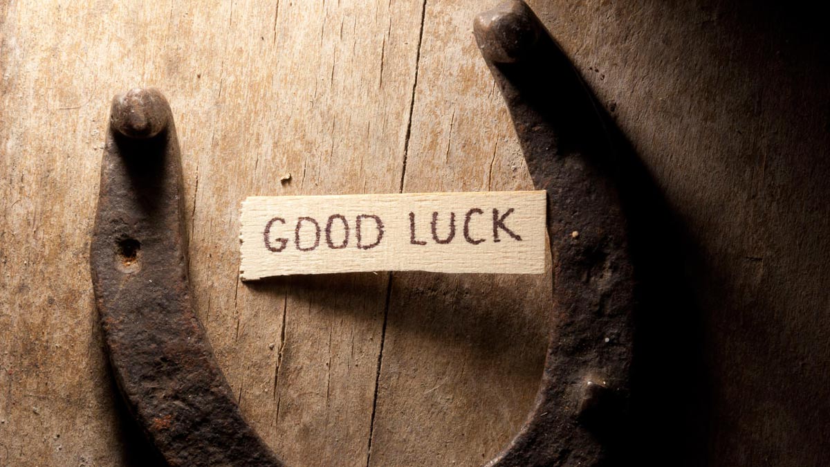 Origen de las supersticiones más conocidas del mundo