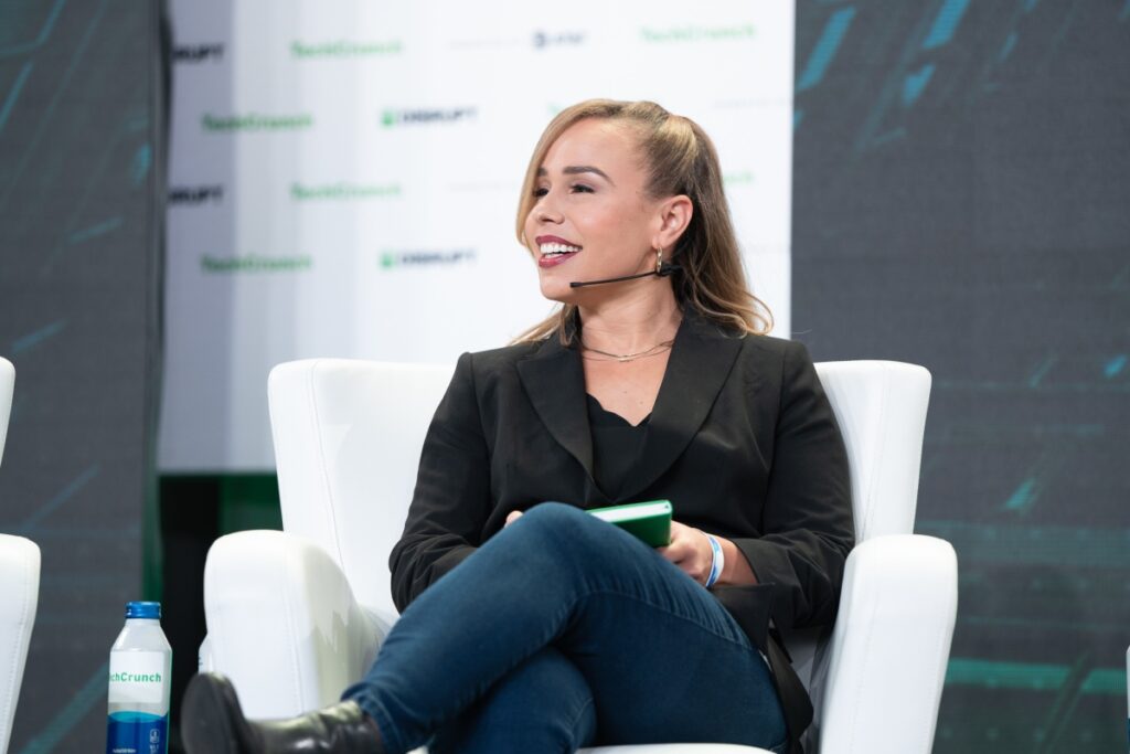 Otro CEO de All Raise renuncia