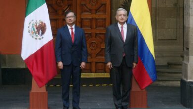 Petro propone a AMLO cumbre en México sobre migración