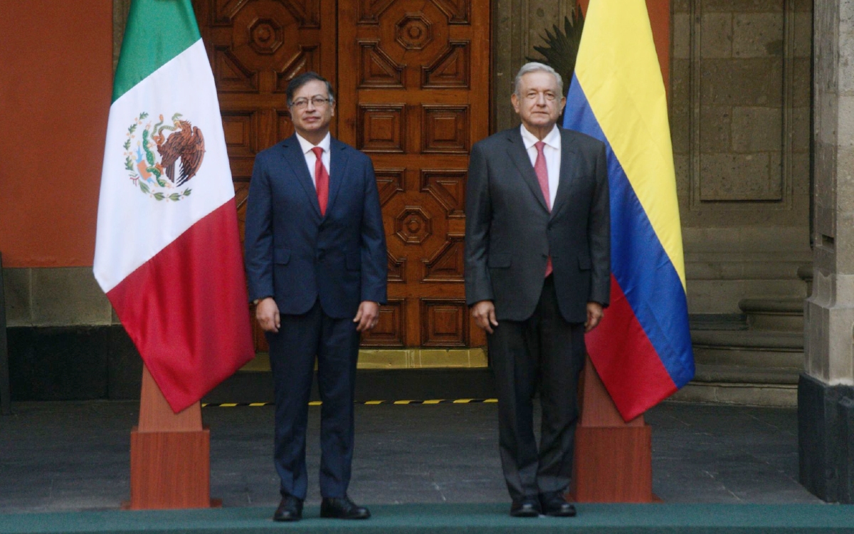 Petro propone a AMLO cumbre en México sobre migración