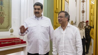 Petro y Maduro acuerdan continuar con el proceso de paz en Caracas y no en México como estaba previsto