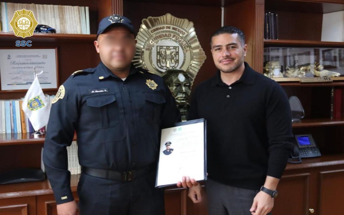 Policía que mató a presunto asaltante armado recibe un ascenso