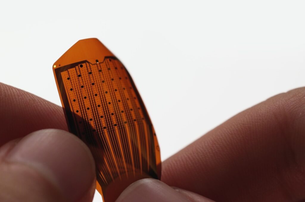 Precision Neuroscience está haciendo que los implantes cerebrales sean más seguros, inteligentes y reversibles