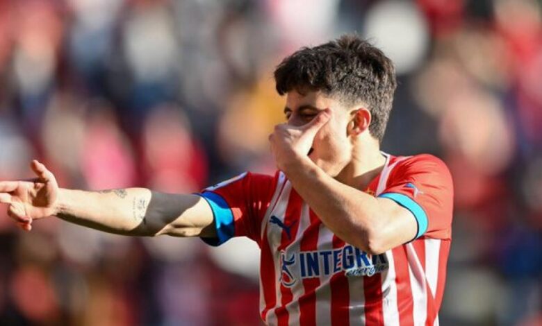 Queipo da la victoria al Sporting ante un Zaragoza que acabó con nueve