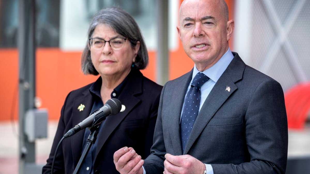 “Quien venga ilegalmente, no podrá quedarse”: advierte el secretario de Seguridad Nacional