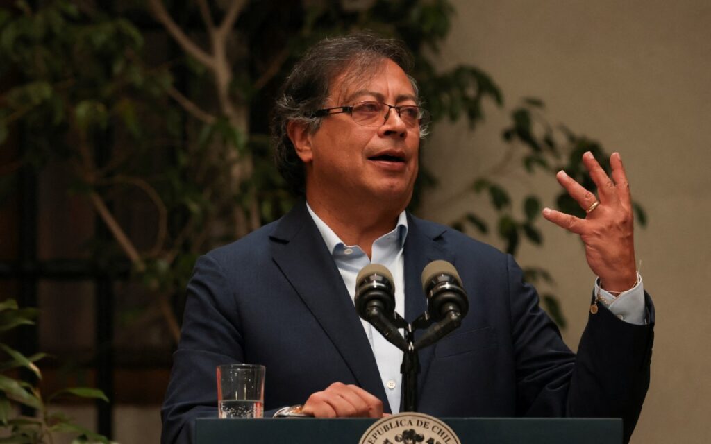 Rayo impacta avión del presidente de Colombia