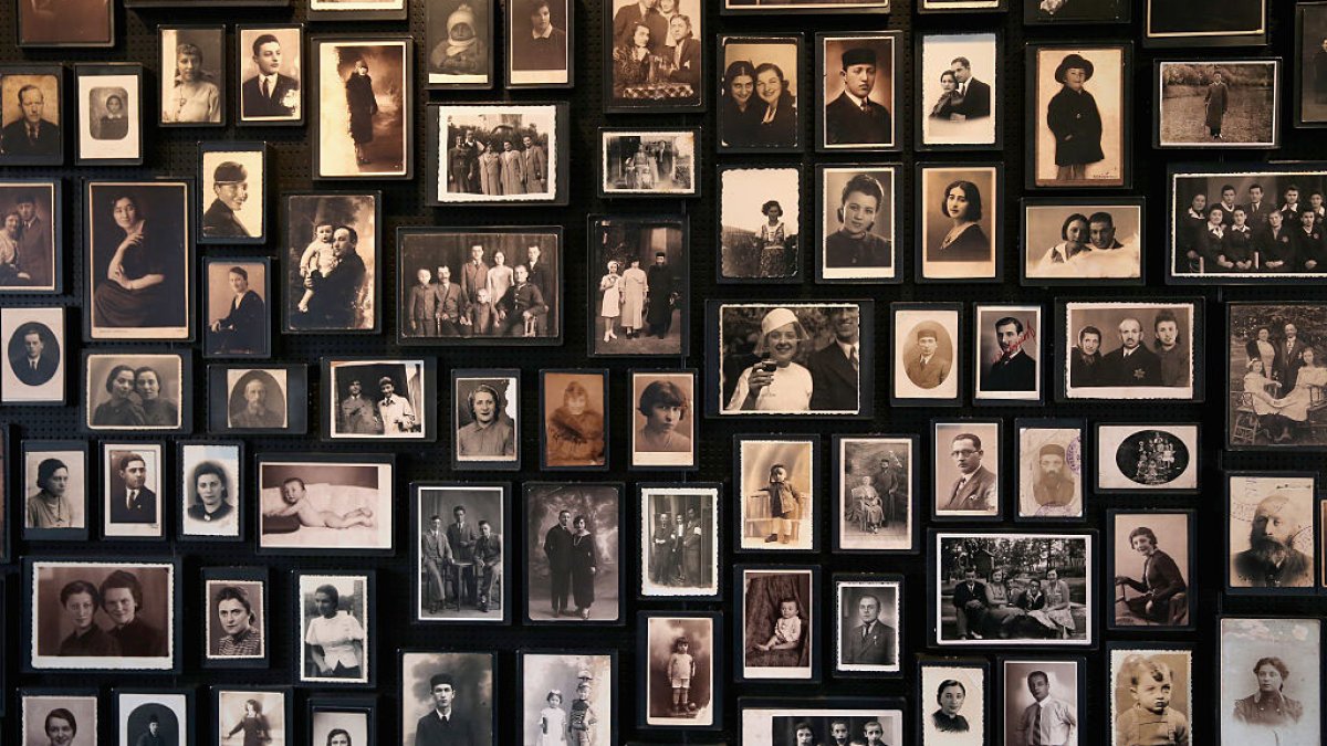 Recuerdan el Holocausto a 78 años de la liberación del campo de exterminio de Auschwitz