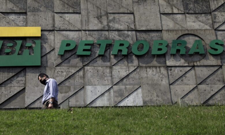 Renuncia presidente de Petrobras y deja cargo a elegido por Lula