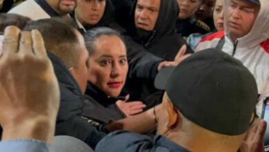 Sandra Cuevas niega propaganda, denuncia secuestro y encara a contralor