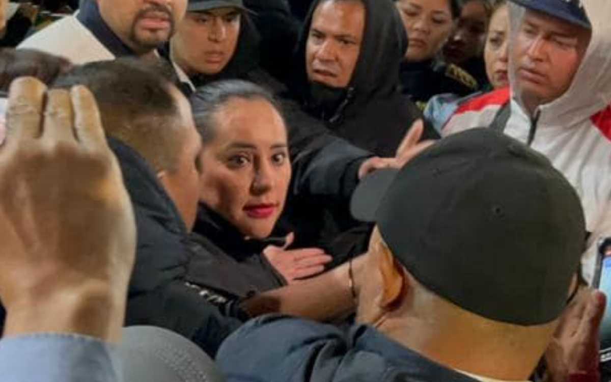 Sandra Cuevas niega propaganda, denuncia secuestro y encara a contralor