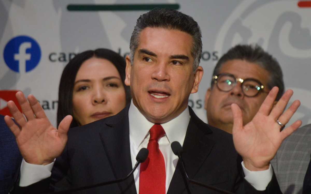 Sansores exhibió conversaciones entre Alejandro Moreno y Javier Tejado