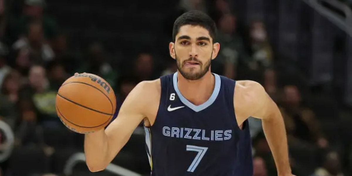 Santi Aldama regresa a buen nivel en la victoria de los Grizzlies