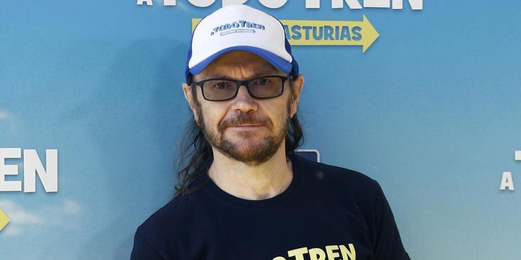 Santiago Segura aclara sus polémicos tuits contra VOX y Podemos