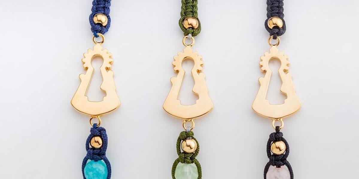 Santina presenta una colección de joyas basada en la Virgen de Covadonga