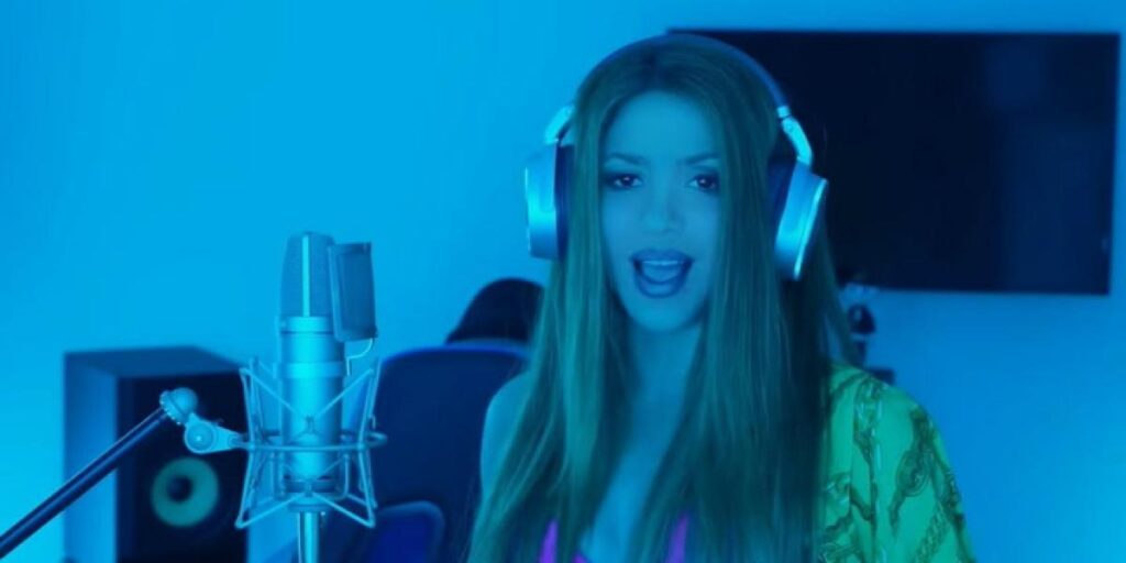 Shakira: "Esto va para todas las mujeres"