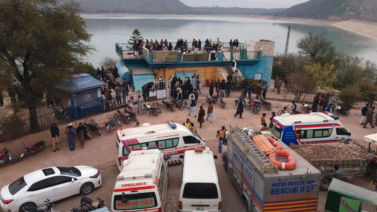 Tragedia en Pakistán: naufragio de un barco lleno de niños deja al menos 51 muertos