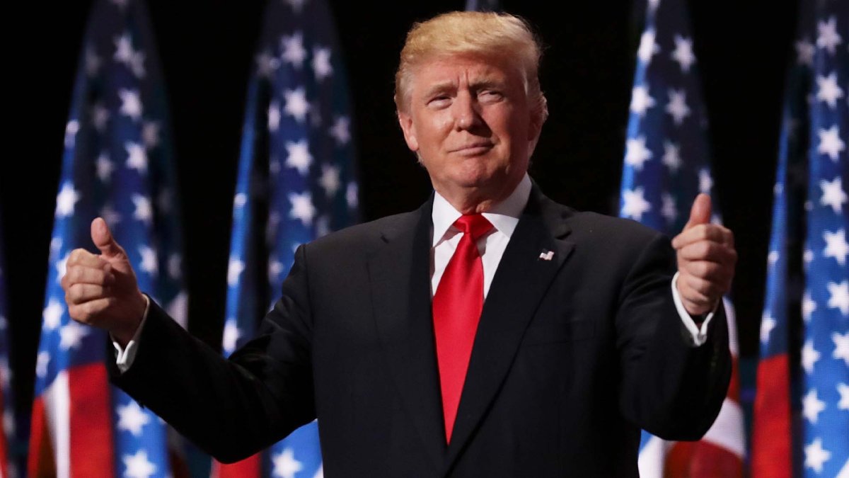 Trump comienza campaña republicana y critica a AMLO