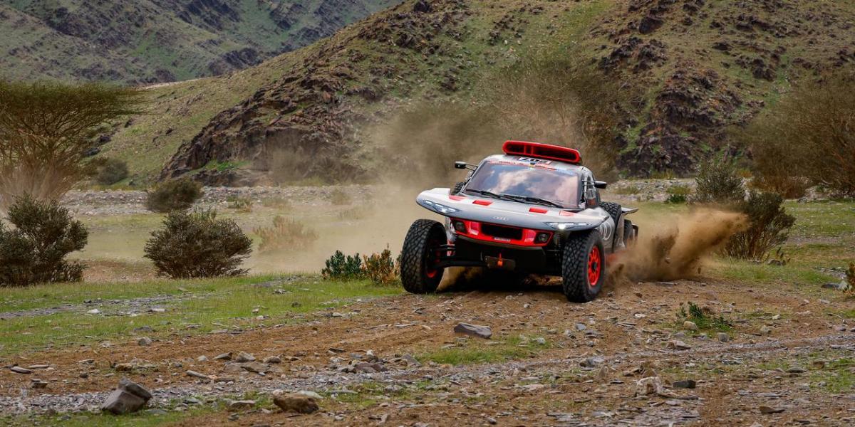 Un Sainz exhausto recibe el 'consejo' de su hijo Carlos