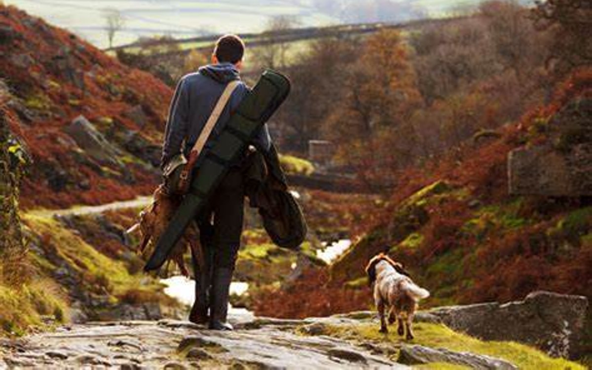 Un perrito acciona accidentalmente rifle y asesina a su dueño en EU