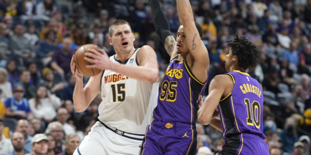 Un triple-doble perfecto de Jokic para tumbar a los Lakers