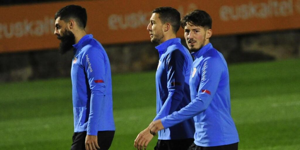 Villalibre chupa banquillo en Mestalla y Vencedor, a la grada