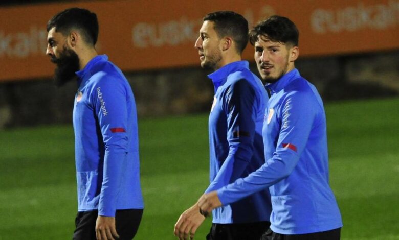 Villalibre chupa banquillo en Mestalla y Vencedor, a la grada