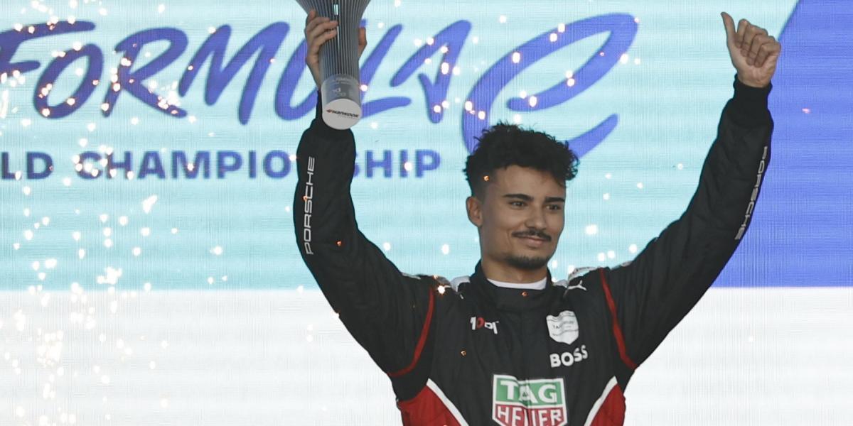 Wehrlein se impone a Dennis en la primera de las carreras de Diriyah