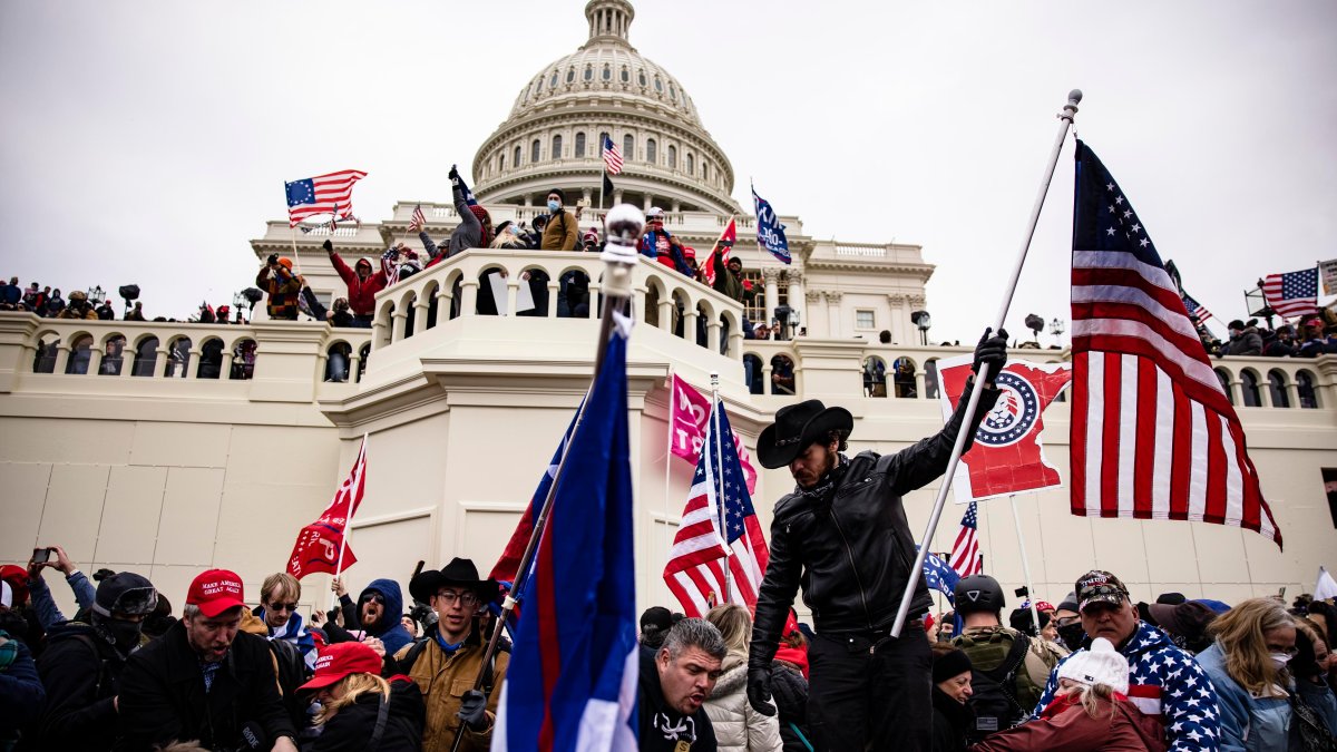 condenan a 4 miembros de Oath Keepers