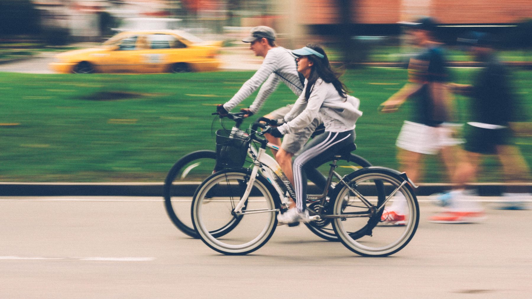 el motivo por el que en Ámsterdam aparcan bajo el agua las bicicletas
