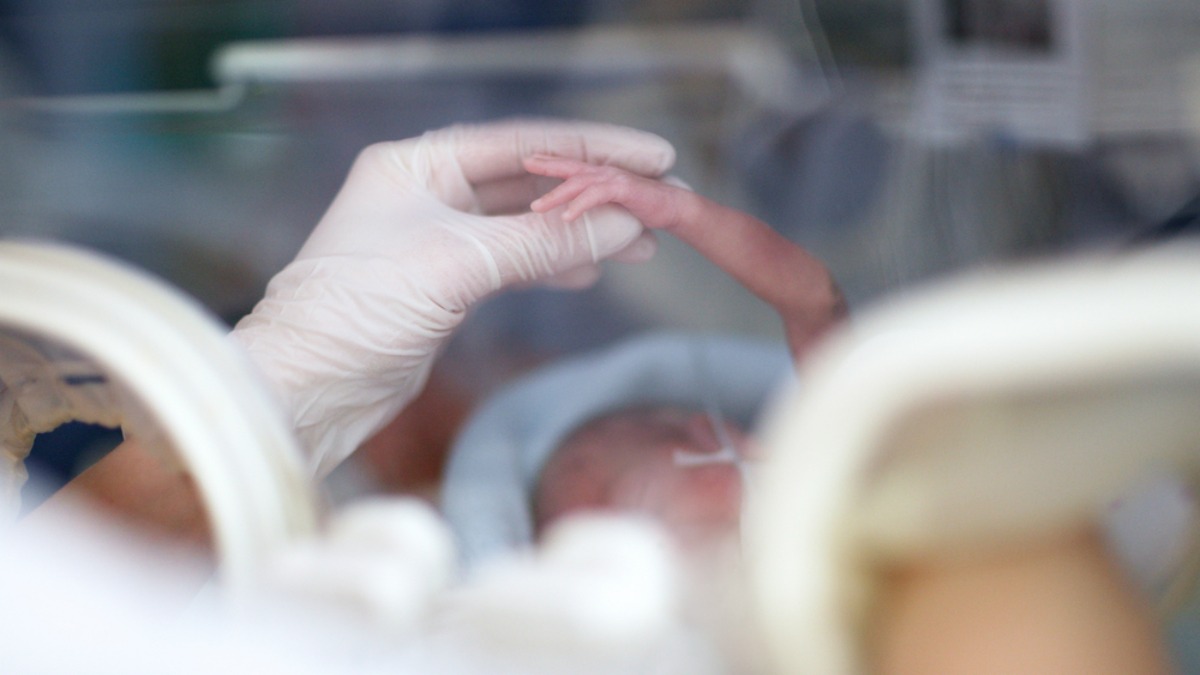 hallan a recién nacida abandonada en condado Polk