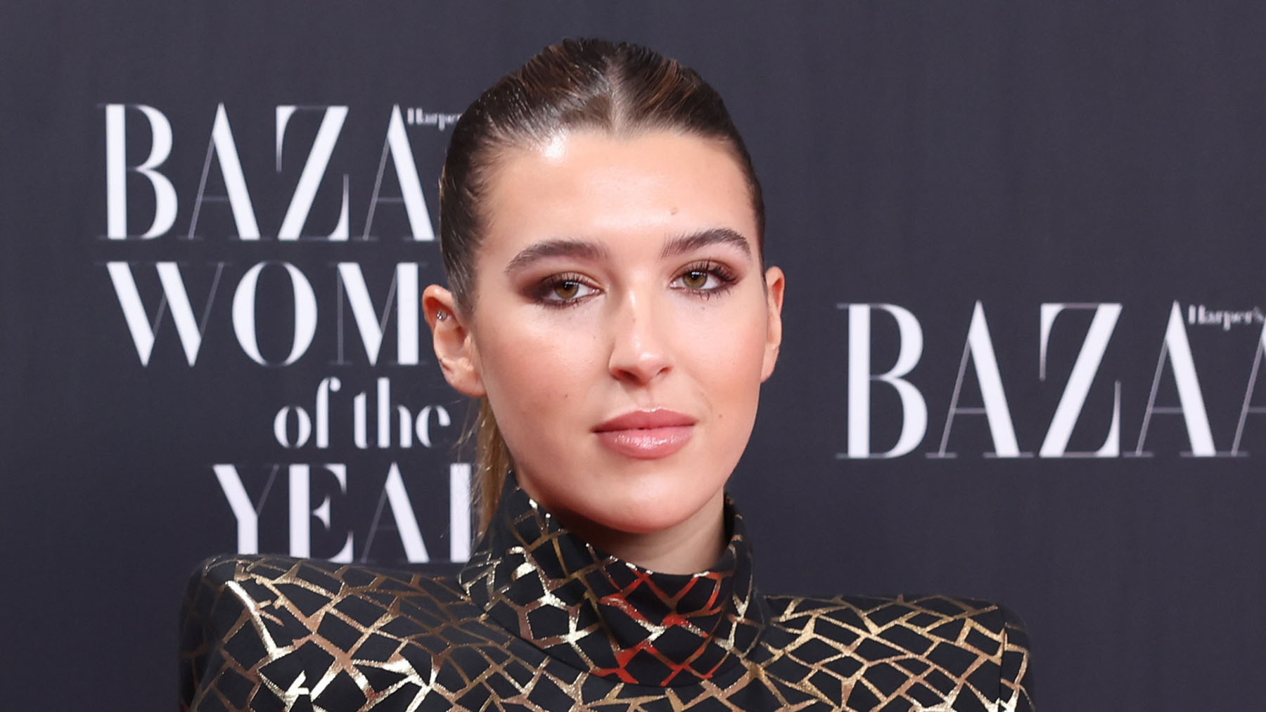 maquíllate en el coche con ella