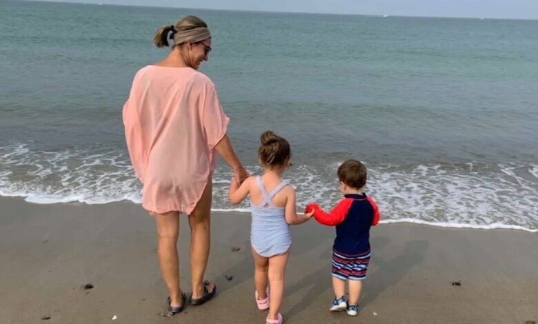 padre de Duxbury pide que perdonen a su esposa acusada de matar a sus tres hijos