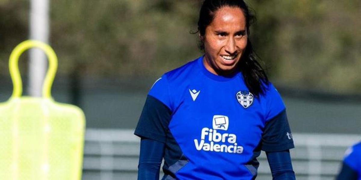 "¡Mono Parrales, ¿comes con las manos o qué?, animal!"