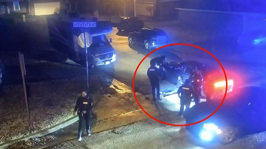 revive el llamado a cambios en la policía de EEUU