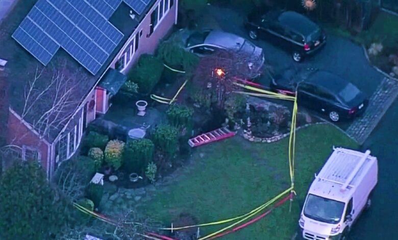 socavón se abre frente a una casa; rescatan a tres