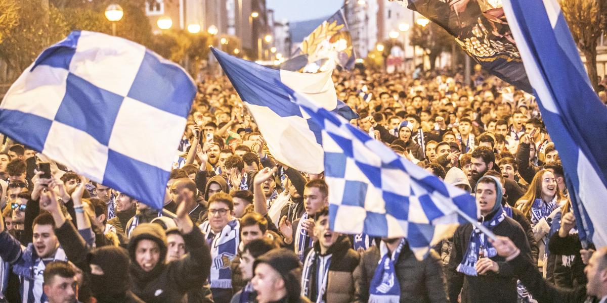 ¡Espectacular kalejira de los 'realzales'!