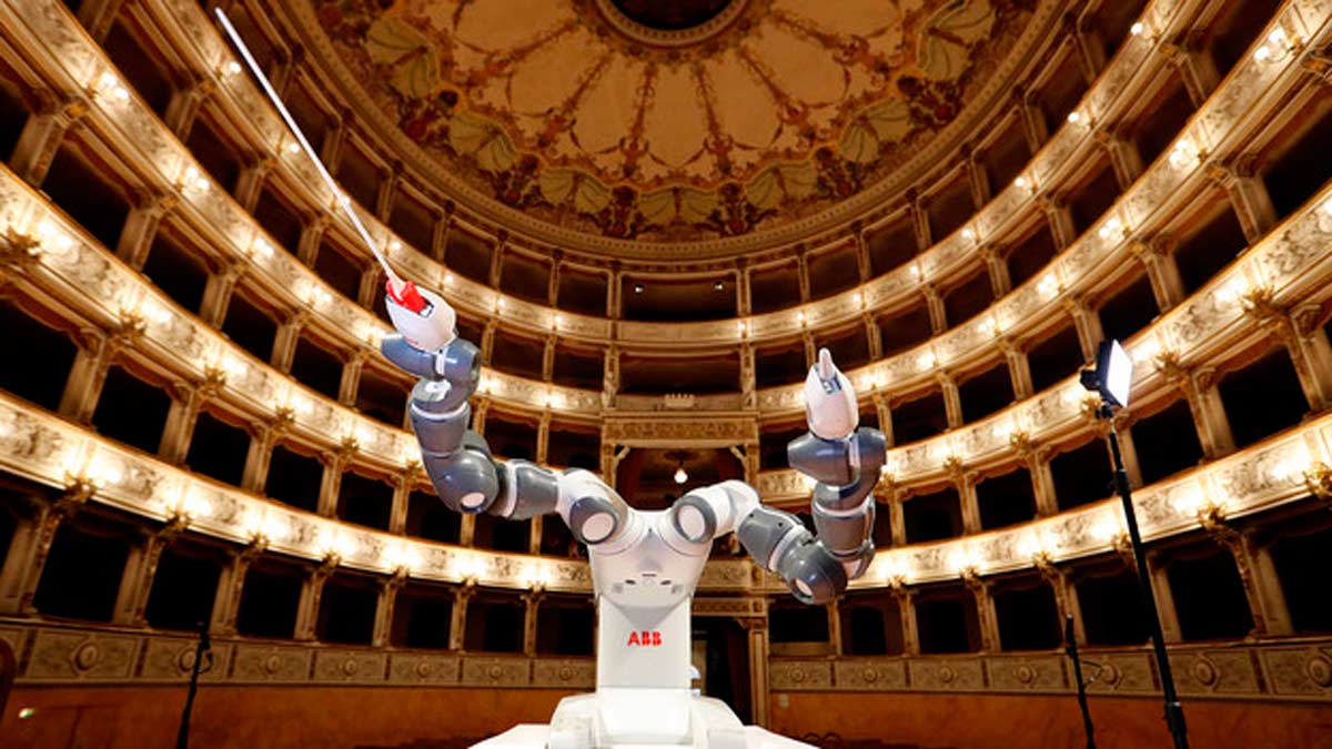 ¡Increíble! Un robot que es capaz de dirigir a toda una filarmónica