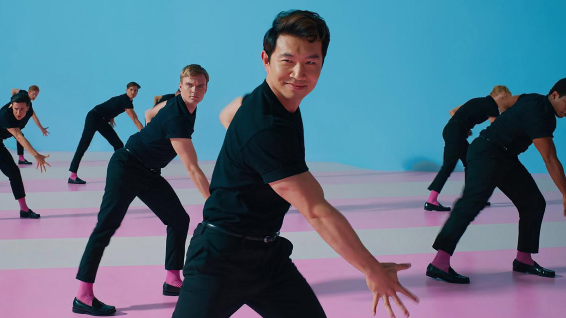 ‘Barbie’: Simu Liu cree que la película terminará con los estereotipos de las muñecas «rubias y blancas»