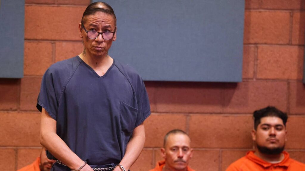 actor de “Dances With Wolves” estaba “preparando” a menores de edad para reemplazar a sus esposas